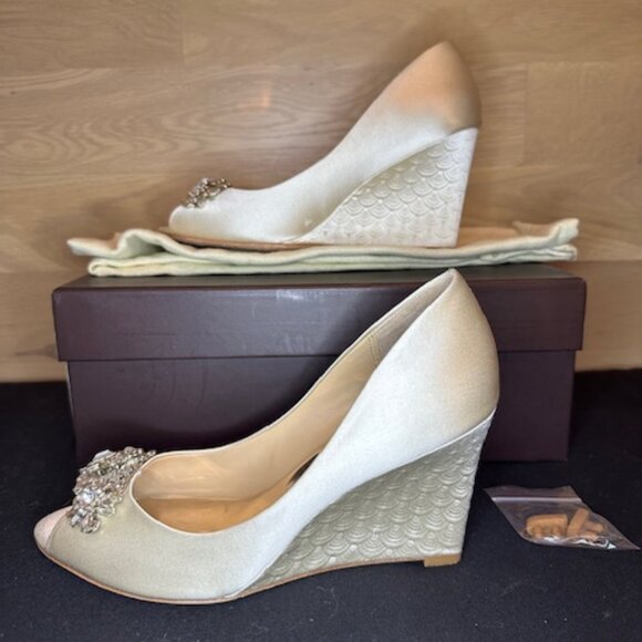 Badgley Mischka Dara Wedge Heel Shoes, Size 6.5 - Picture 6 of 12